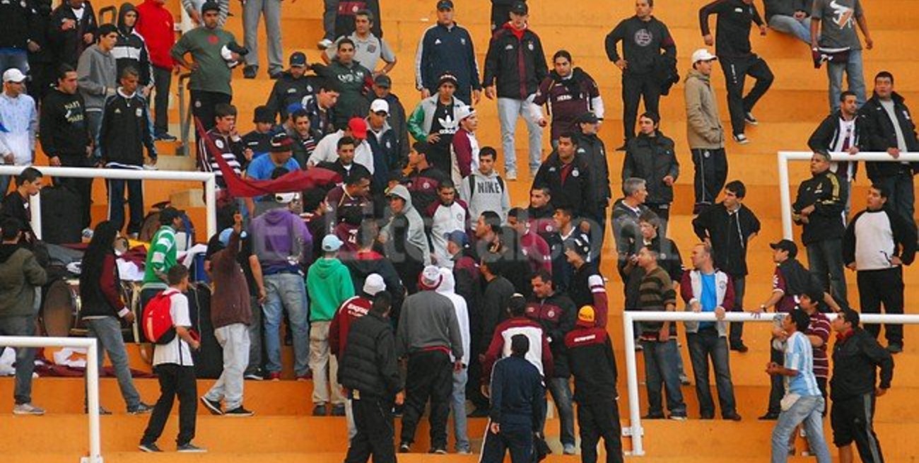 Murió un hincha de Lanús en La Plata