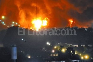 La Plata: inundaciones e incendio en una destilería