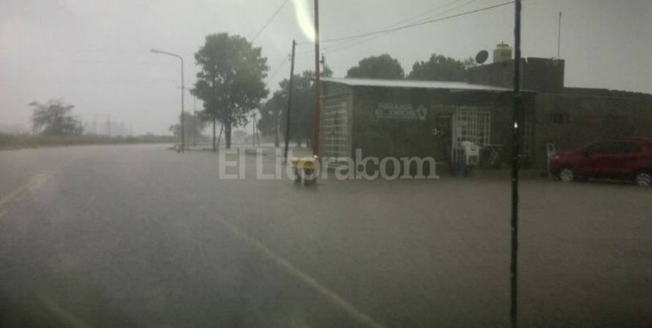 Por las intensas lluvias un sector de la Ruta 11 está anegada 