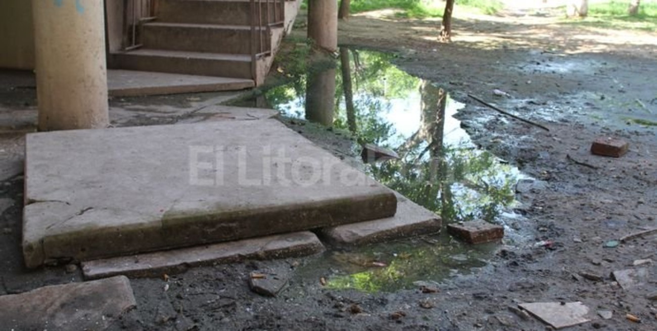 Desborde cloacal en el Fonavi San Jerónimo