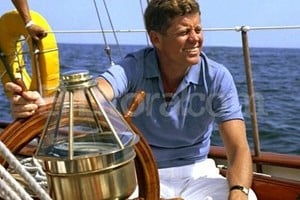 Kennedy fue el primer presidente  televisado . Hasta el asesinato de su verdugo fue televisado.