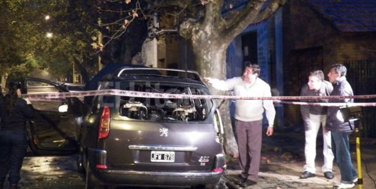 Atentaron contra el auto del intendente