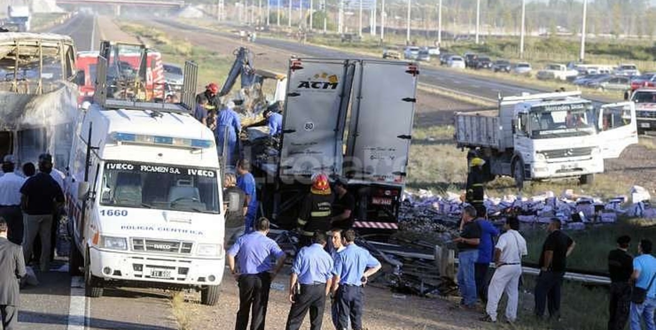 Al menos 17 muertos por un choque en Mendoza