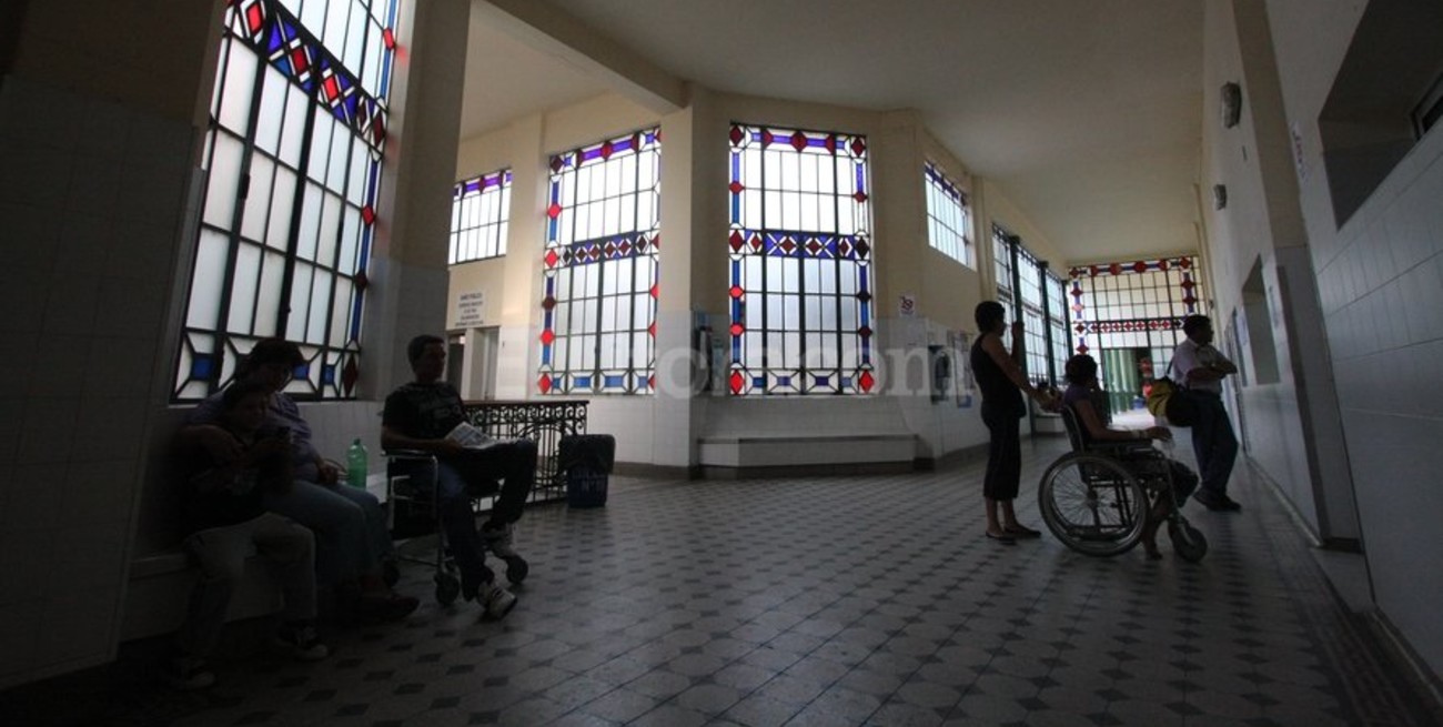 Una pistola 9 mm y una faca dentro del hospital Cullen