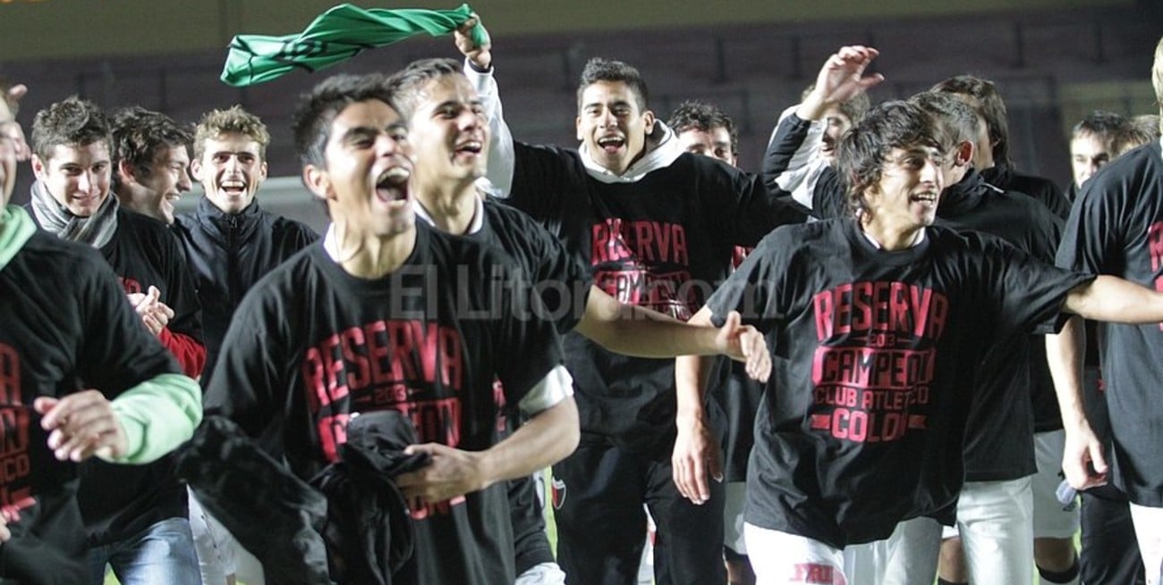 Colón campeón en Reserva