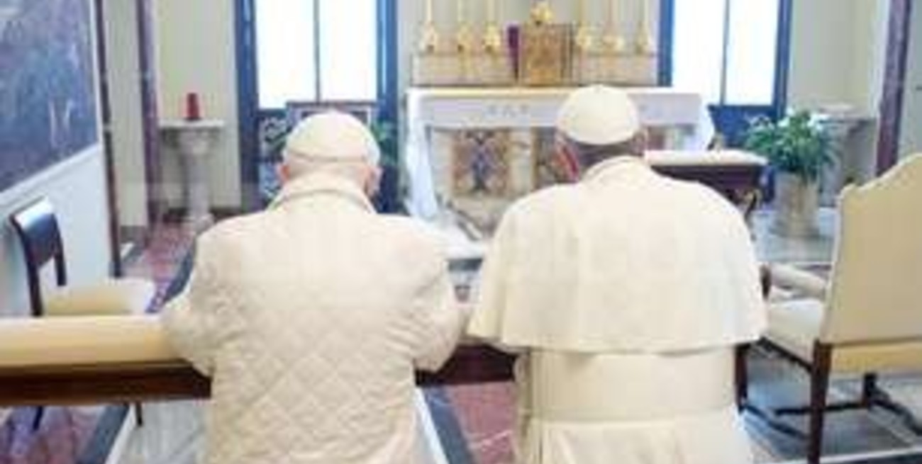 El papa Francisco se encontró con Benedicto XVI