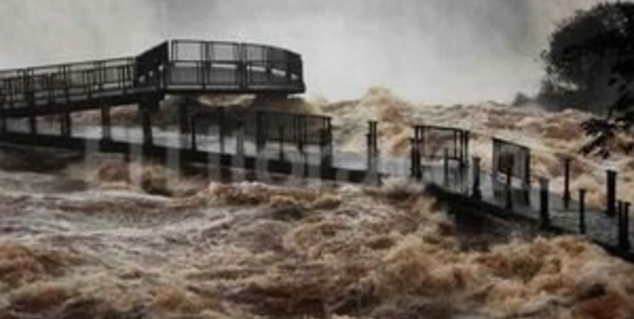 En alerta por una crecida del Paraná
