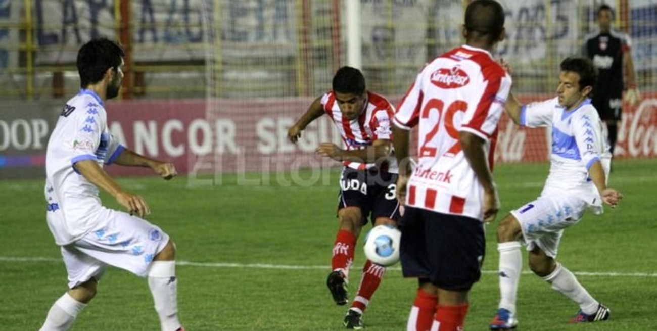 "¿Estaba habilitado? ¡Otro gol que no nos cobran!"