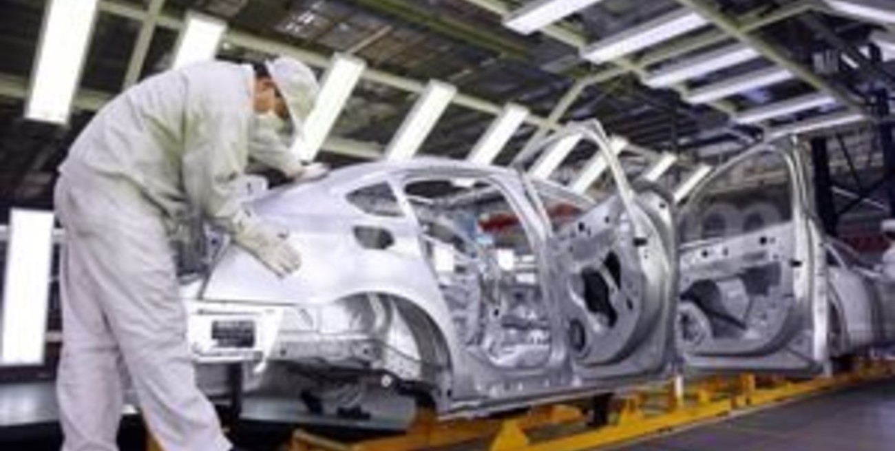 Se derrumba la producción de autos