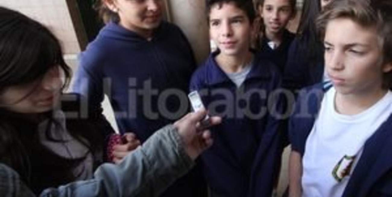 Color y emociones en las escuelas católicas por la asunción del Papa