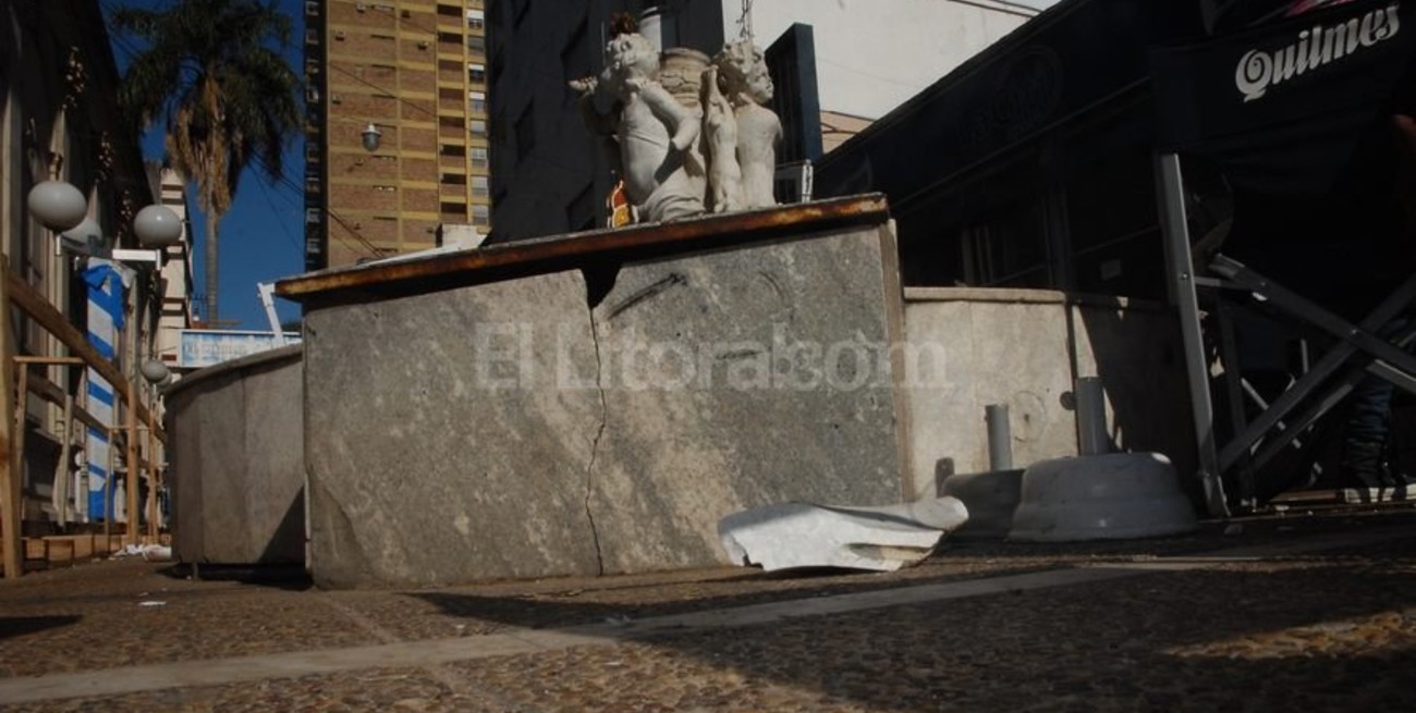 Irreparable destrozo de la fuente de "Los Niños Cazadores"