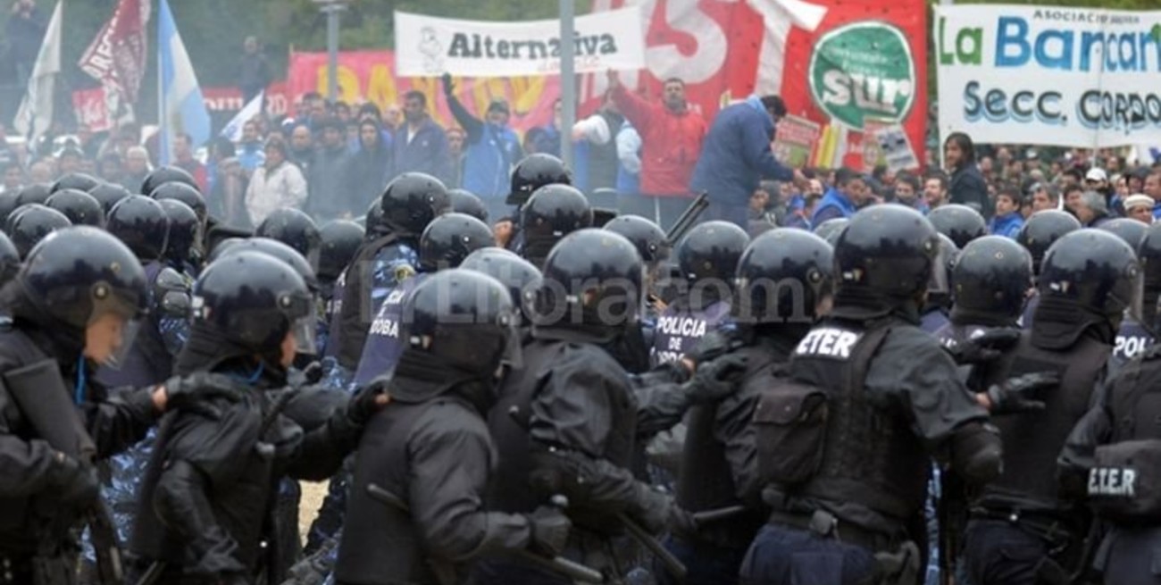 Protesta en Córdoba tras la 'represión policial' durante la manifestación de estatales