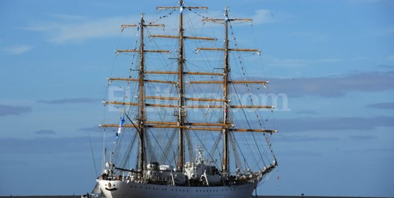 La Fragata Libertad se aprestaba para zarpar rumbo a la Argentina