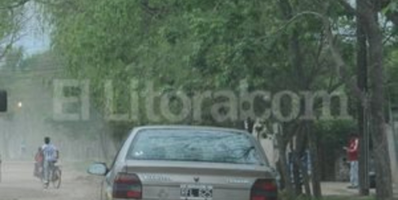 Alto Verde: balearon una camioneta municipal