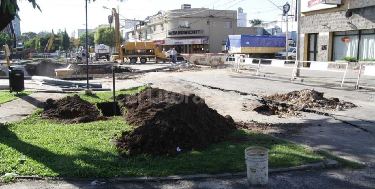 Socavón: pese a la lluvia, siguen los trabajos para llegar al 'área crítica'