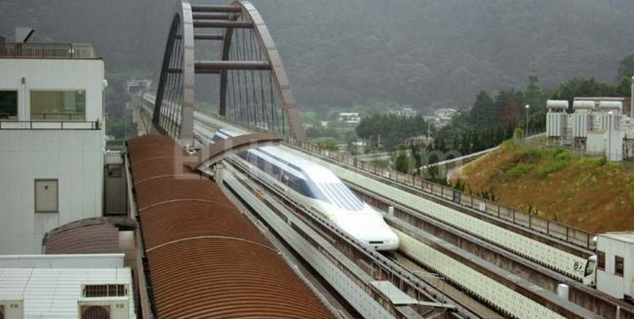 Tren japonés viaja a 590 kilómetros por hora y bate el récord mundial de velocidad  