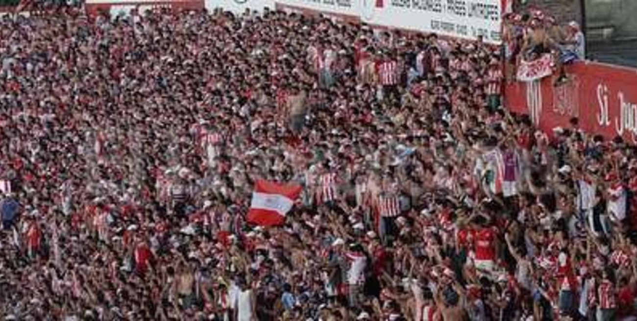 Vuelven los bombos y las banderas