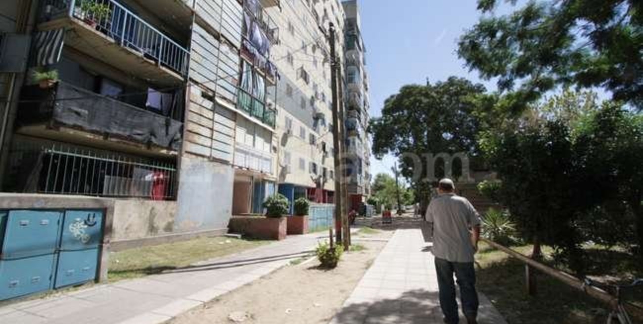 Barrio El Pozo: un hombre murió apuñalado y detuvieron a su novia