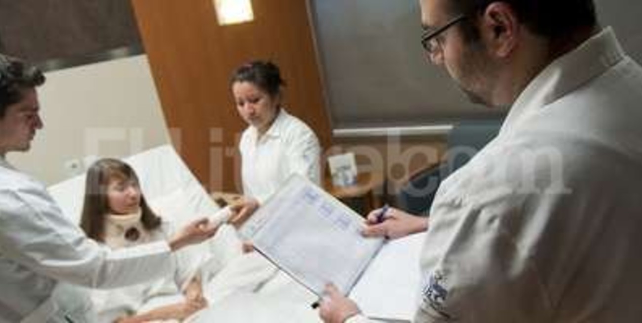 Se agravó el conflicto entre traumatólogos y obras sociales