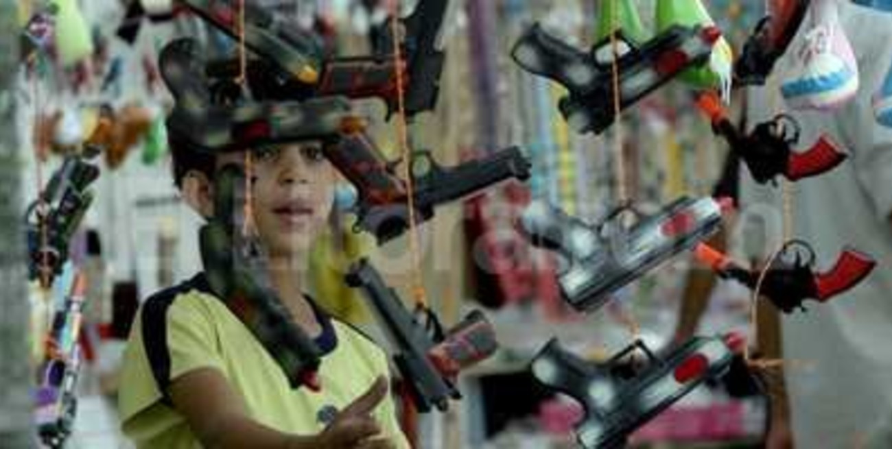 Prohíben la venta de juguetes bélicos en Santa Fe