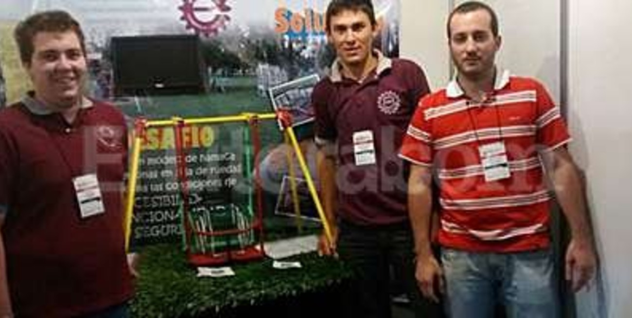 Hamaca accesible: la diseñaron para chicos en sillas de ruedas