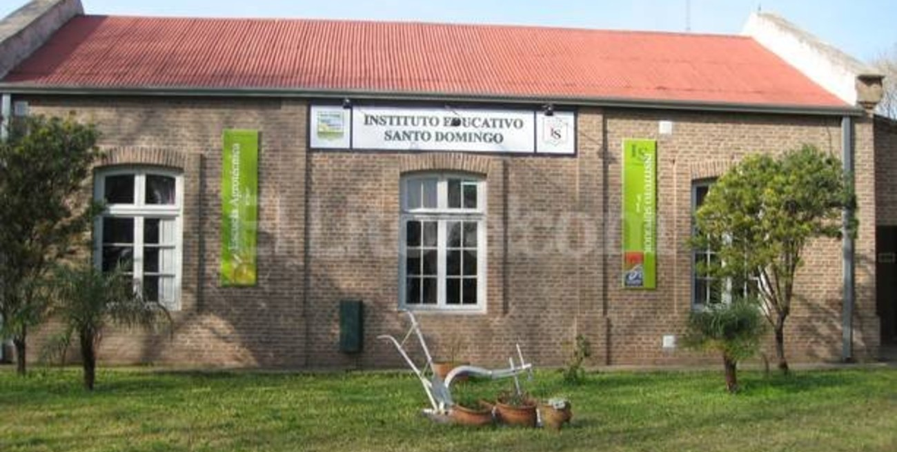 Alumnos de una escuela de Santo Domingo procesarán leche fluida