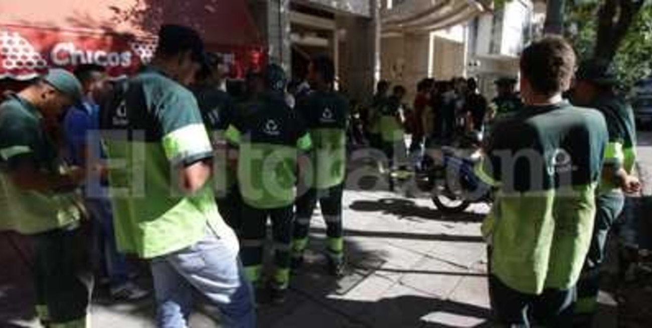 Custodia policial para la recolección nocturna