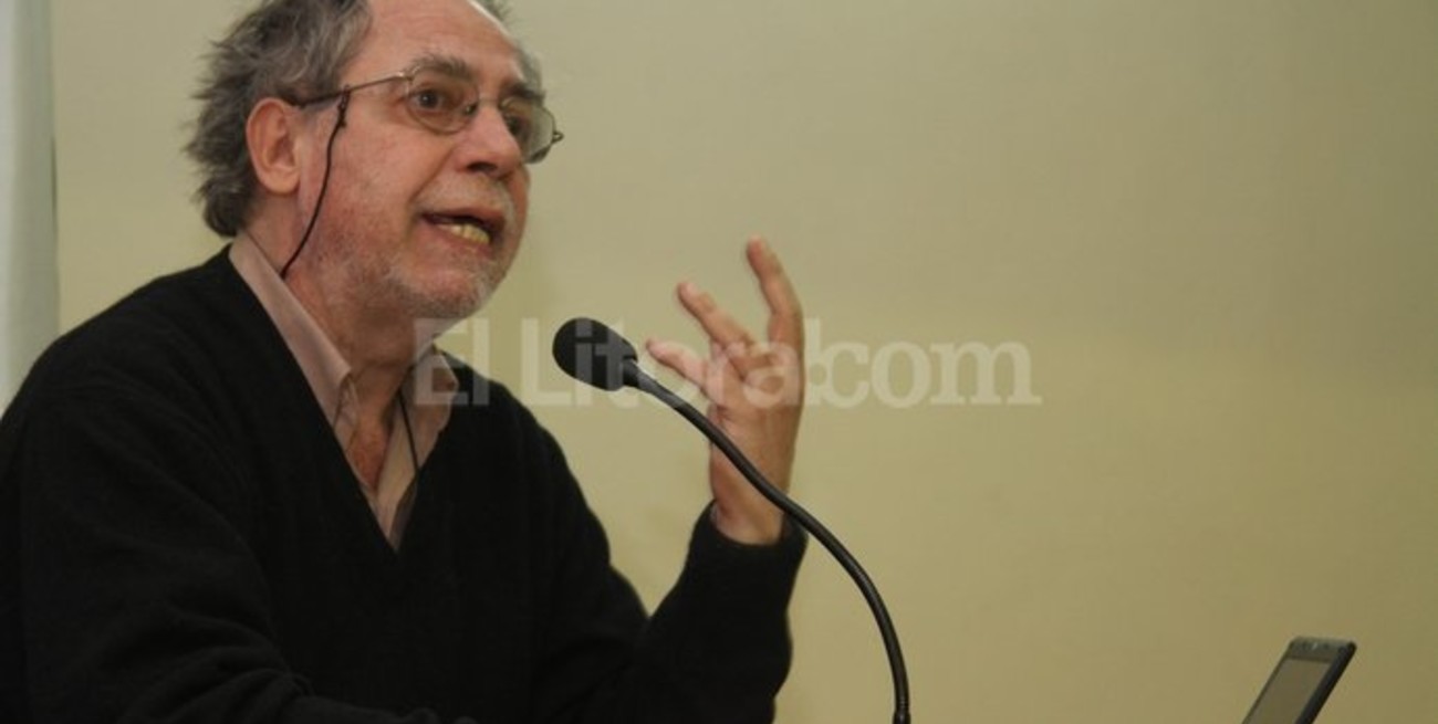 Murió el periodista Leonardo Moledo, el "divulgador de la ciencia"