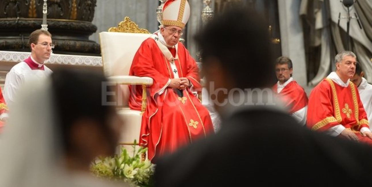 El Papa casó a una madre soltera con un hombre separado