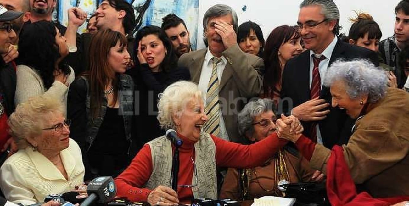 Recuperan al nieto de Estela Carlotto