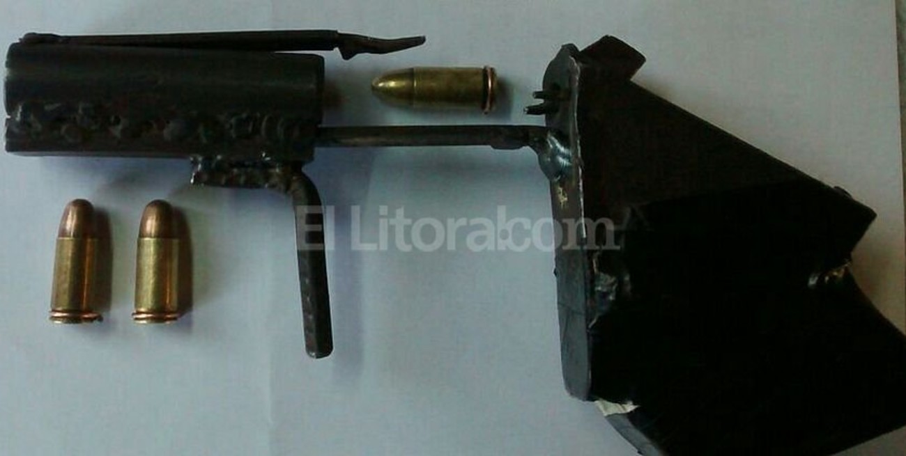 Un niño con una tumbera para 9mm