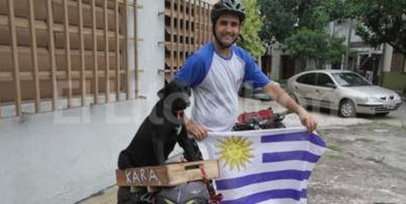 Llegó desde Brasil hasta Santa Fe en bici y con una perrita a cuestas 