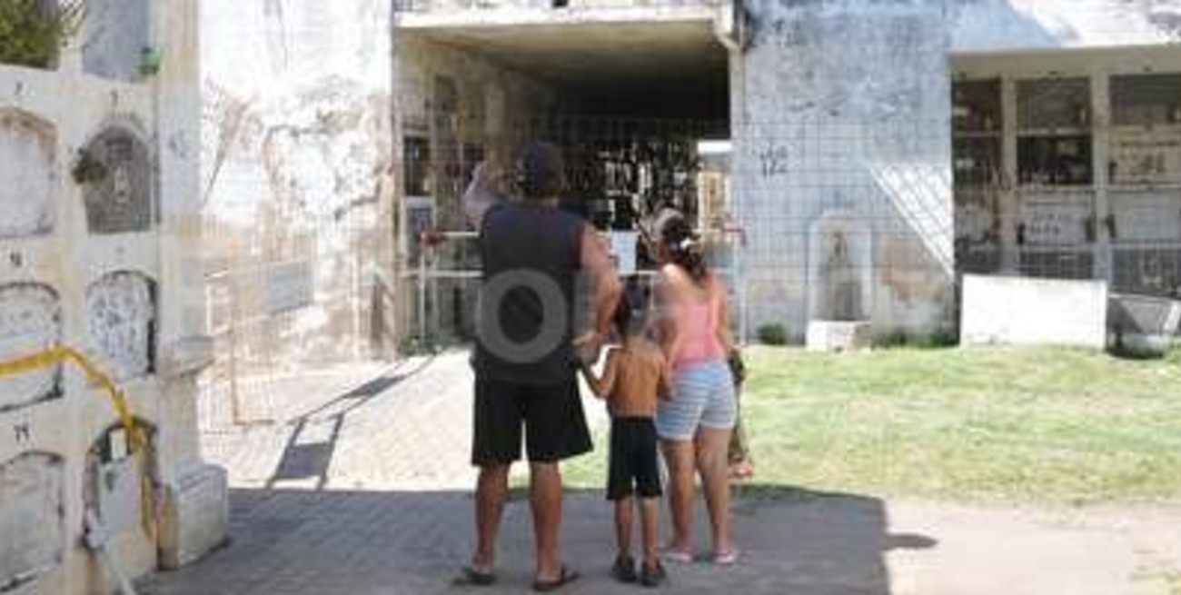 A una semana del derrumbe, se abrió el cementerio municipal 