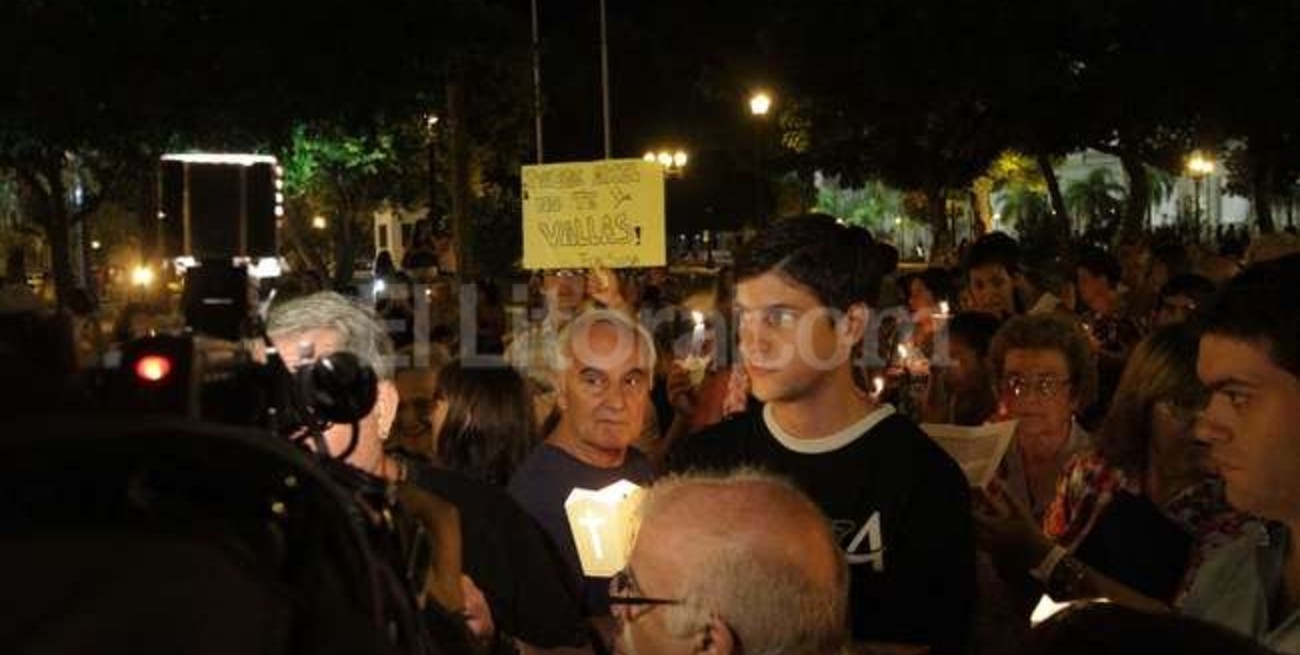 "Padre Axel no te vayas"