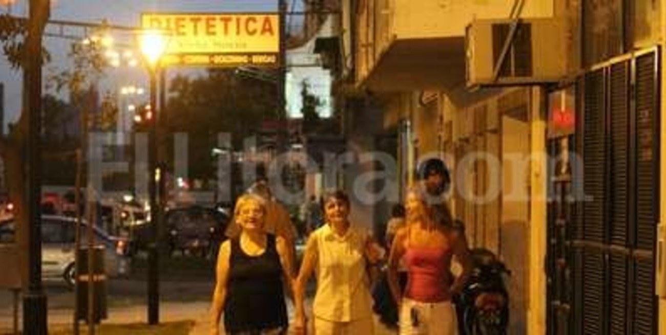 Los vecinos respaldaron la obra de iluminación de Facundo Zuviría