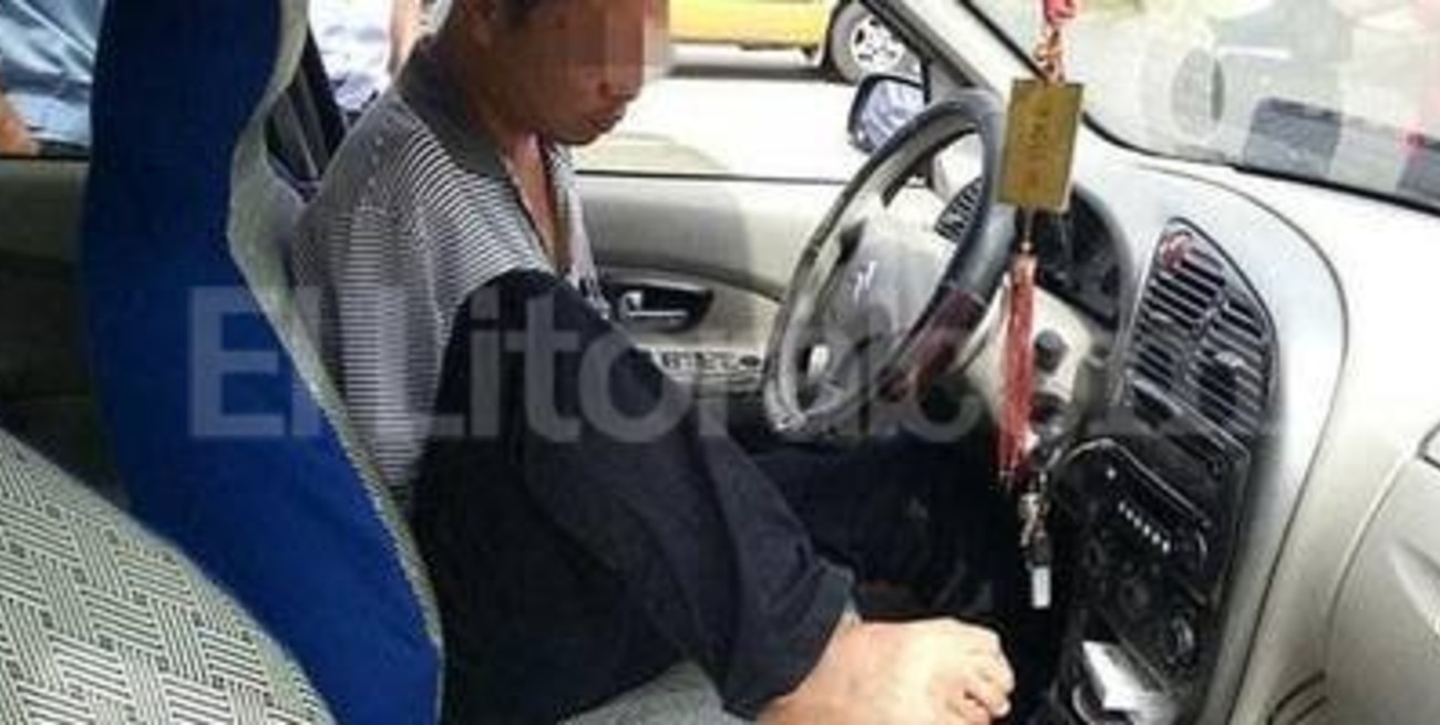 Chino sin brazos conduce 160.000 kilómetros sin carné