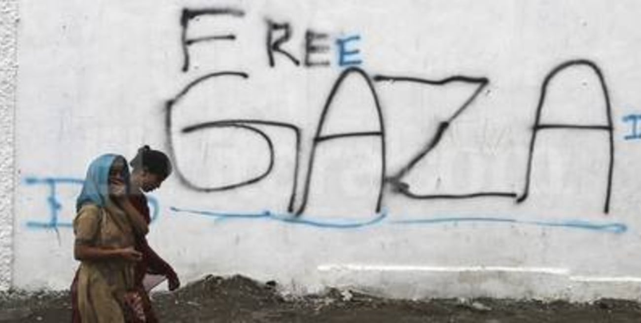 Tres niños palestinos mueren en un ataque israelí contra un barrio de Gaza