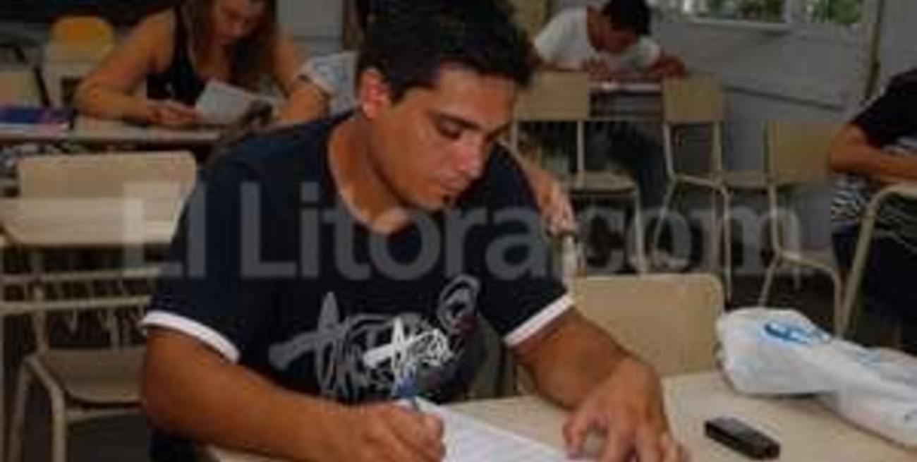 Ahora los aspirantes a asistentes escolares rendirán vía Internet