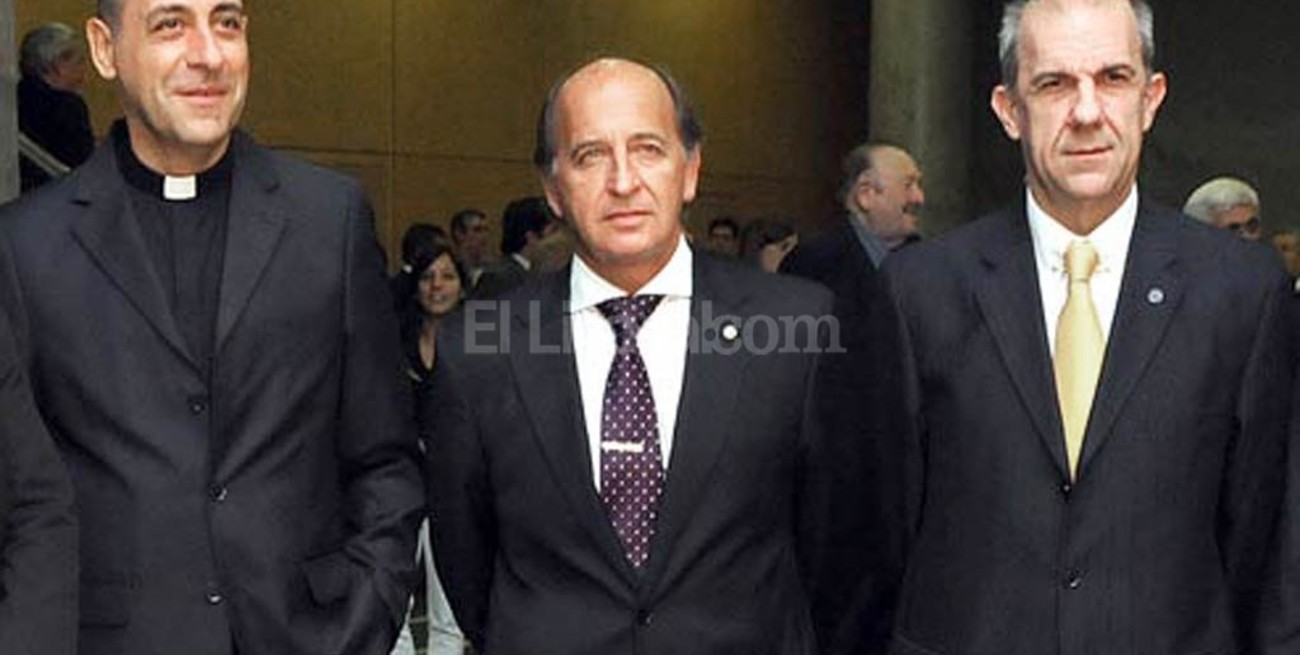 Balean por la espalda al ex decano de la Universidad Católica de Rosario 