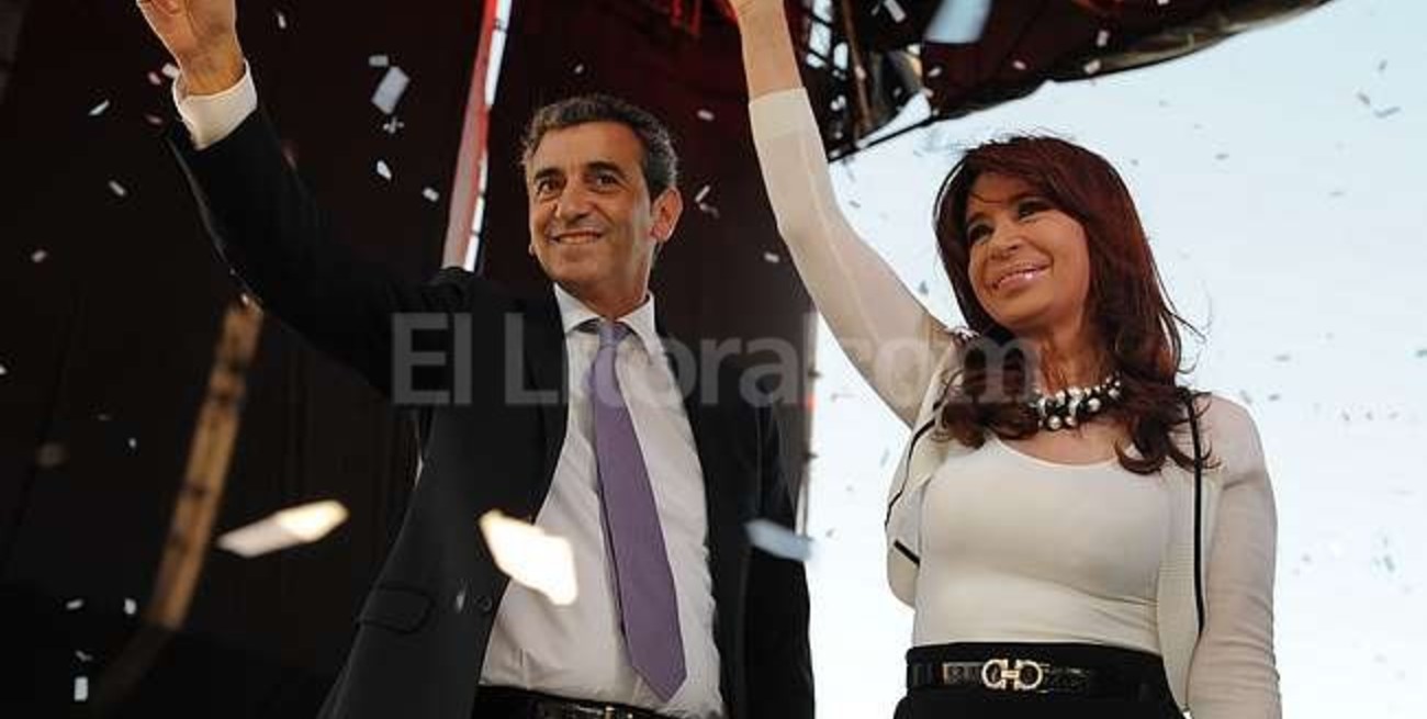 La presidenta avalaría las precandidaturas presidenciales de Randazzo y Scioli