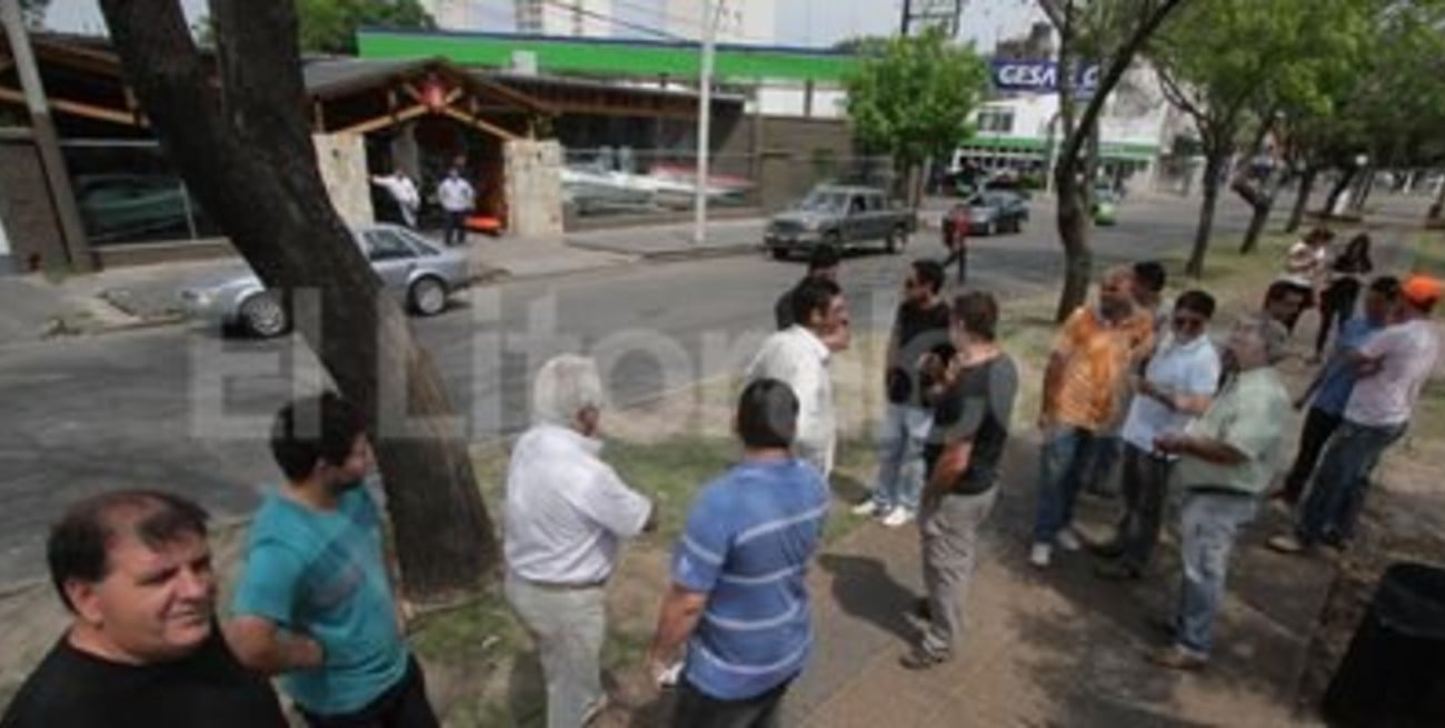 Comienzan las protestas en las armerías de la ciudad