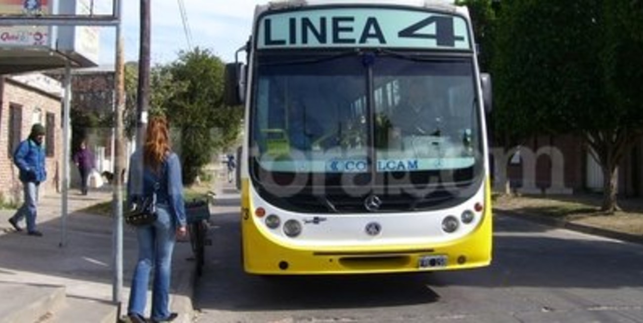 La policía destinará 23 móviles para proteger taxis y colectivos
