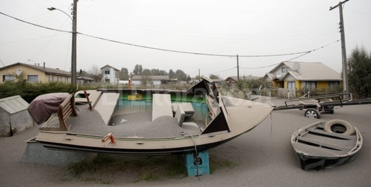La situación en las zonas argentinas afectadas por el volcán está " muy controlada"