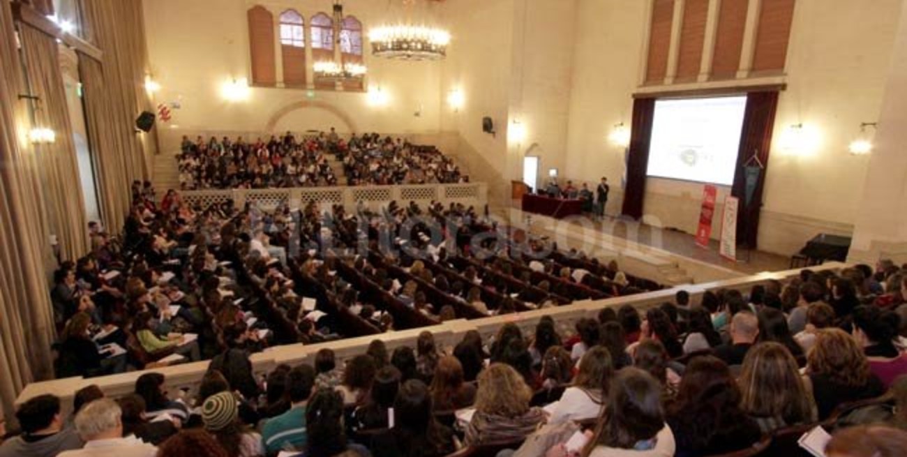 La neurociencia reunió a más de 600 personas un sábado en el Paraninfo