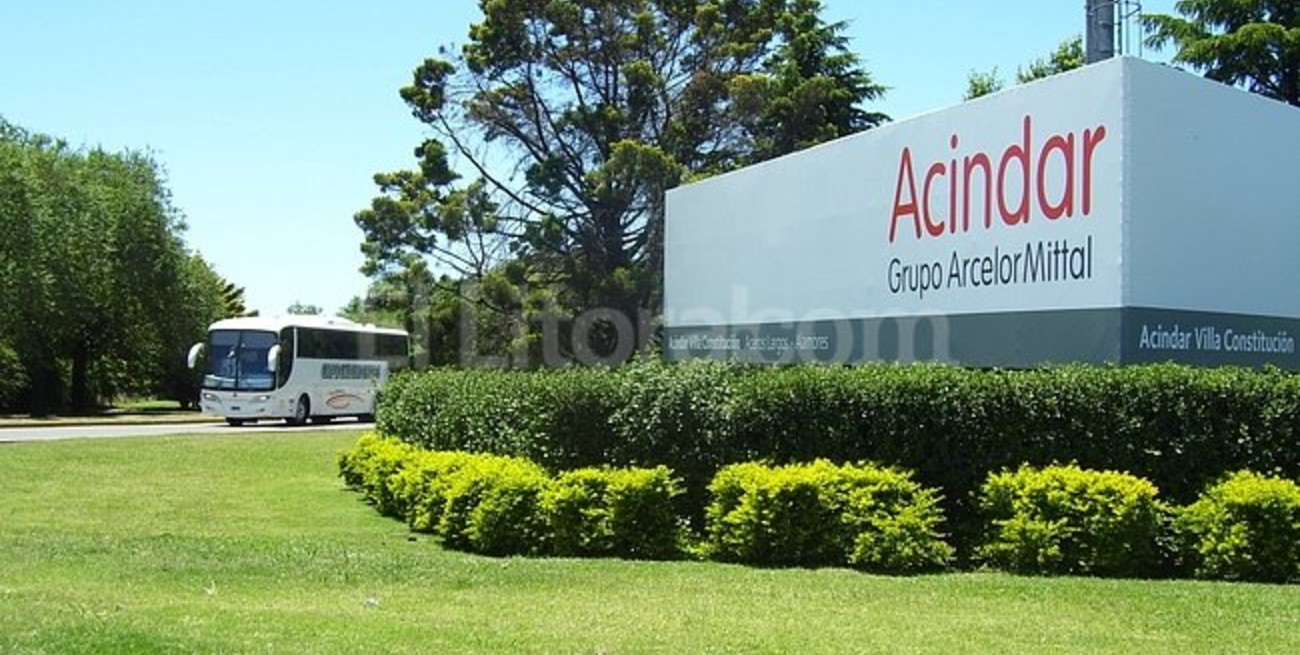 Acindar decidió parar por una semana la producción de acero