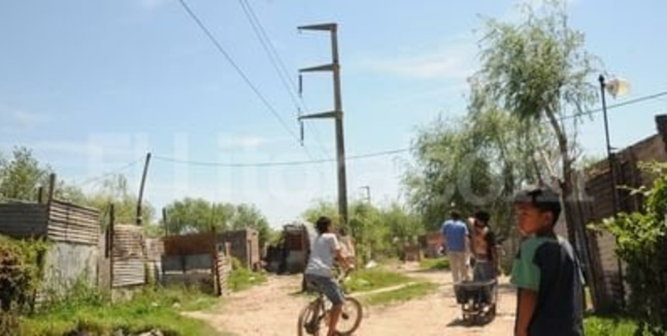 El peligro de vivir debajo  de una línea de alta tensión