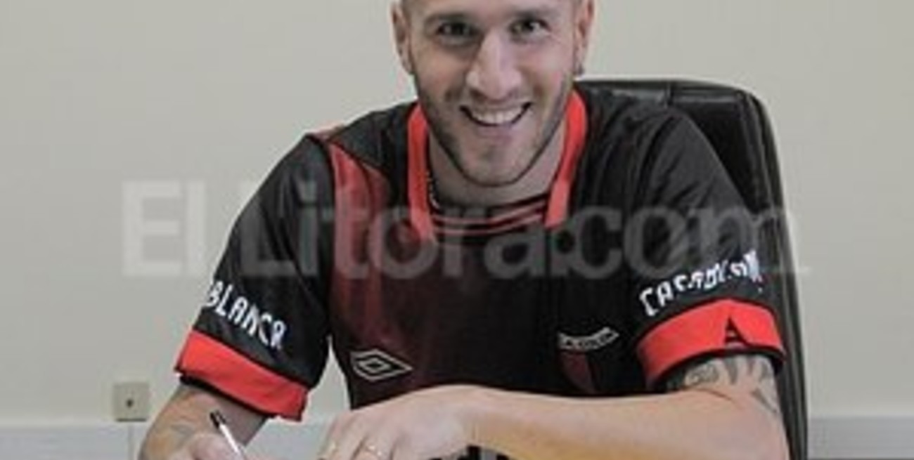 Llama firmó y se sumó a Colón