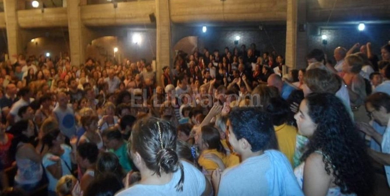 Una multitud despidió al padre Axel Arguinchona en La Merced