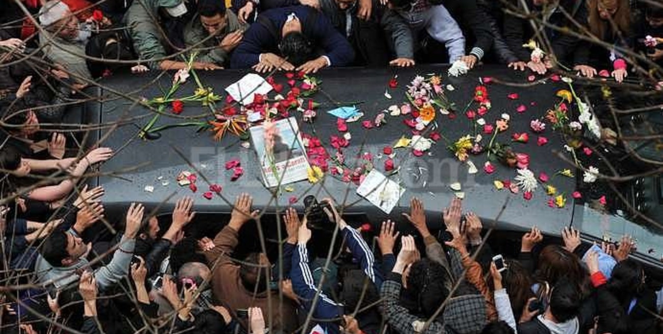 Multitudinario último adiós a Cerati