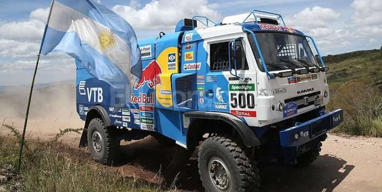 Al-Attiyah vuelve a liderar y Terranova cae tras un accidente